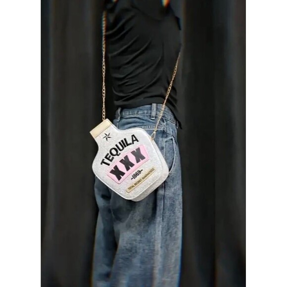 Sparkle Tequila Bottle Clutch Purse Silver Glitter Evening Bag 7x3x9 Inches - Picture 1 of 6